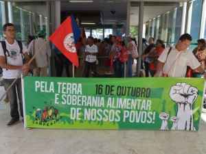 Em protestos, trabalhadores rurais pedem retomada das desapropriações