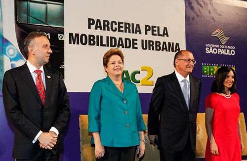 Presidente Dilma Rousseff durante cerimônia de anúncio de investimentos do PAC Mobilidade Urbana.