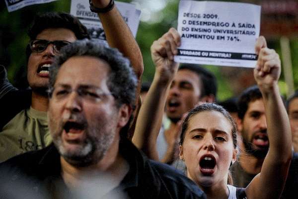 Segundo os organizadores, cerca de 20 mil pessoas teriam participado do ato