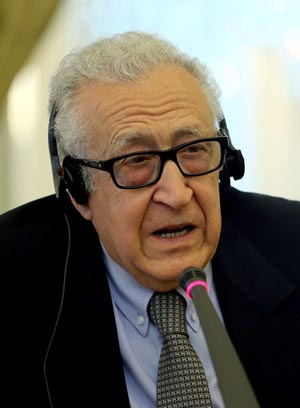 Lakhdar Brahimi chegou nesta segunda-feira (28/10) em Damasco