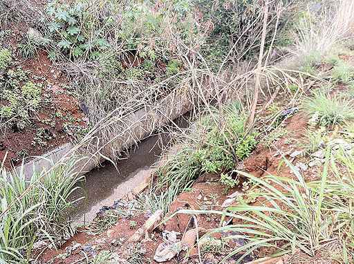 Antônio Carlos não escapou da força da água, caiu de costas na canaleta e foi arrastado para o Ribeirão Melchior