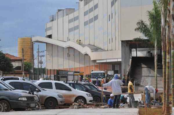 Apesar da documentação apreendida em investigação e da falta do habite-se, a inauguração do empreendimento localizado em Taguatinga Norte segue prevista para ocorrer no próximo sábado. Lojistas estão preocupados com os investimentos