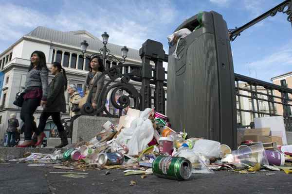 Cerca de 98% dos funcionários de limpeza das ruas e dos jardins de Madri participavam da paralisação