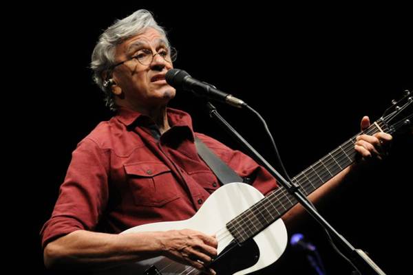 Caetano: RC só apareceu agora, quando da mudança de tom. Apanhamos muito da mídia e das redes, ele vem de Rei