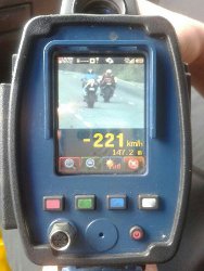 De acordo com a PRF, na fiscalização chamada Operação Japion, 35 motos foram retidas por estarem acima do limite de velocidade permitido