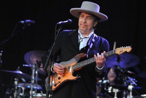 Bob Dylan no palco durante a 21 ª edição do festival de música Charrues Vieilles