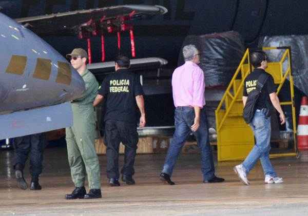 O ex-presidente do PT chegou a Brasília na tarde desse sábado (16/11)