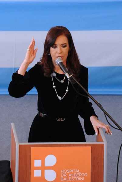 Presidente enquanto discursa durante a inauguração do Hospital de La Matanza, província de Buenos Aires em 4 de outubro de 2013