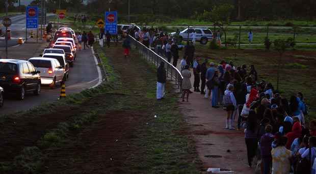 Fila para a visita: clima de tranquilidade