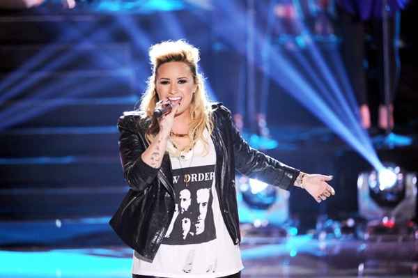 Demi Lovato traz a turnê The neon lights tour a Brasília em 30 de abril de 2014, no Opera Hall