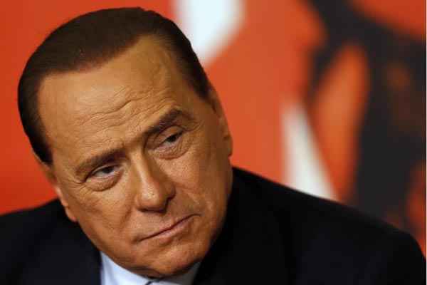 Silvio Berlusconi lançou uma ofensiva esta semana contra sua expulsão