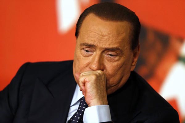 Partidários de Silvio Berlusconi (foto) anunciaram um protesto em Roma, enquanto os opositores pretendem celebrar a queda