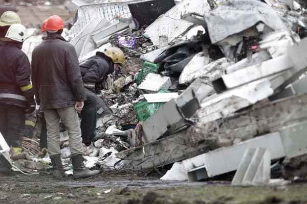 Destroços do supermercado: ao todo, 54 pessoas morreram no acidente