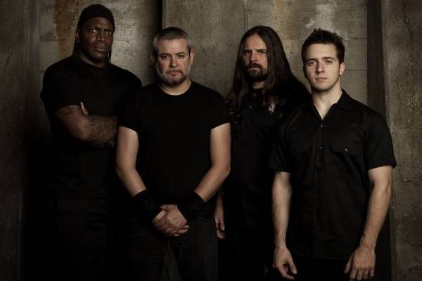 O Sepultura, escalado com Derrick Green, Paulo Jr., Andreas Kisser e Eloy Casagrande