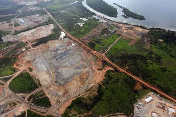 Vista aérea da primeira fase da construção da Usina de Belo Monte