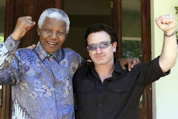 Bono afirma que Mandela nasceu para dar uma lição de humildade 