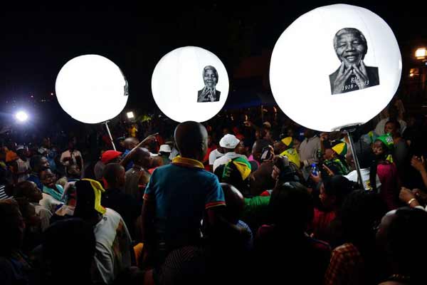 Sul Africanos Estao Unidos Nas Ultima Homenagens A Nelson Mandela