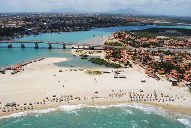 Vista parcial da costa de Fortaleza (CE)