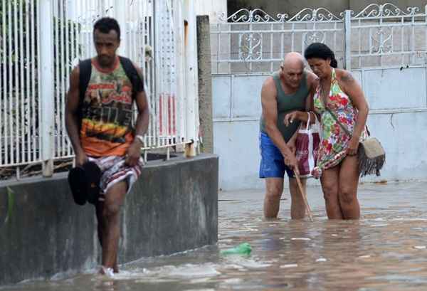 Alerta foi declarada em Rio de Janeiro devido às chuvas torrenciais que caíram durante a semana