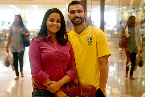 O DF é o 2º em casamentos e o 1º em separações. Casal Ivys Oliveira e Elisa Fernandes no shopping Conjunto Nacional.