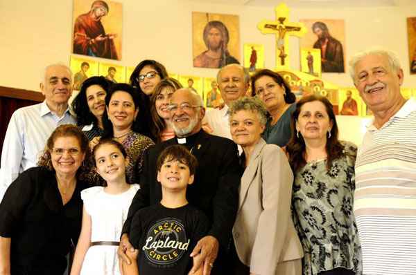 Na Igreja Ortodoxa de São Jorge, no Lago Sul, a comunidade católica árabe se une na véspera e no dia de Natal