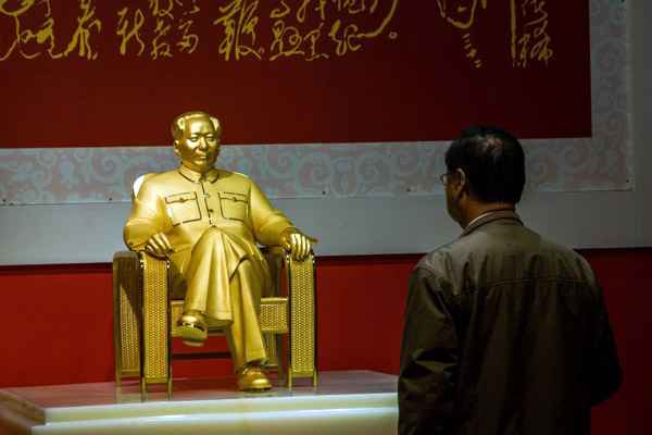 Mao é honrado como o fundador do regime chinês em 1949, mas também é considerado responsável pela morte de milhões de chineses