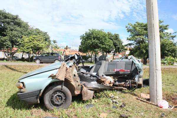 Outras duas pessoas que estavam no veículo foram levadas ao Hospital de Sobradinho