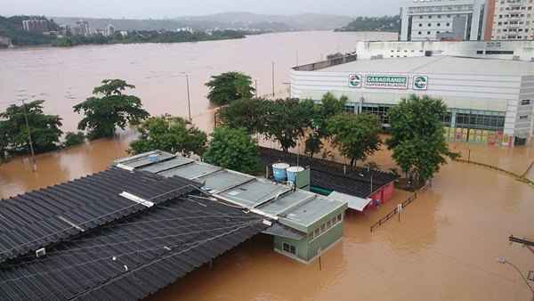 O material enviado hoje será suficiente para atender a 15 mil pessoas por 30 dias