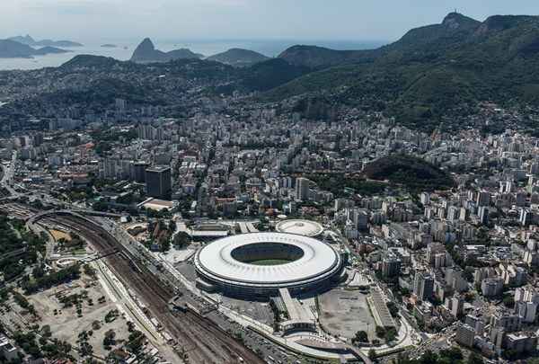 Após o anúncio do projeto de concessão do Maracanã e a ameaça de demolição, começou a mobilização social