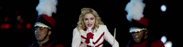 A cantora Miley Cyrus, que estrelou o vídeo mais assistido do ano em todo do mundo, é um legítimo produto de uma série de artistas fabricadas para divertir e chocar o público