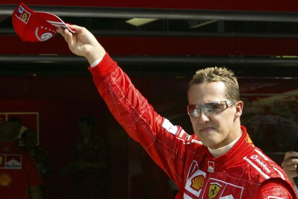 Ex-piloto Michael Schumacher permanece em estado crítico após queda