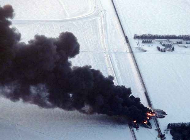 Colisão com trem BNSF, transportador de petróleo bruto, em Dakota do Norte