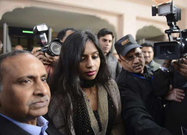 Expulsão é uma represália contra prisão da vice-consulesa indiana em Nova York, Devyani Khobragade