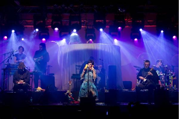 Fernanda Takai divulga canção em parceria com Pitty; ouça a faixa Seu tipo