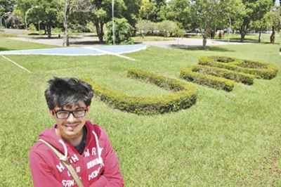 O universitário Manoel Barros vai fazer a prova para cargo de nível médio