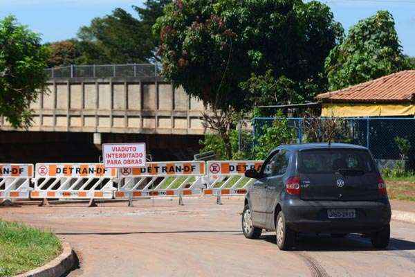 Após a segunda morte por afogamento, o viaduto foi interditado