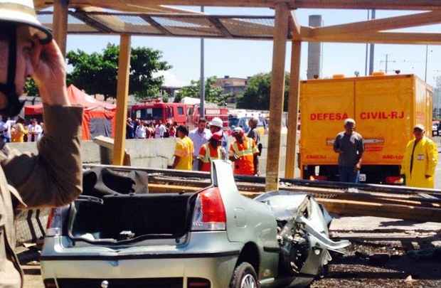 Estado do veículo após a queda do viaduto