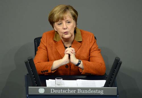 Angela Merkel, falou durante uma hora, em sessão no Bundestag