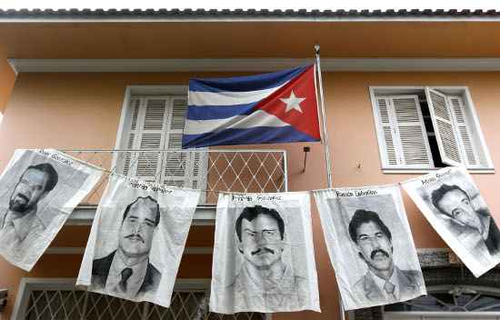 Charges dos dos cinco espiões cubanos presos