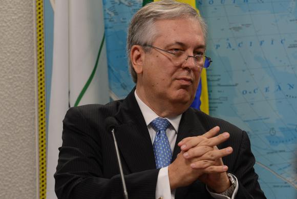 O ministro das Relações Exteriores, Luiz Alberto Figueiredo Machado, fala sobre política externa brasileira no Senado