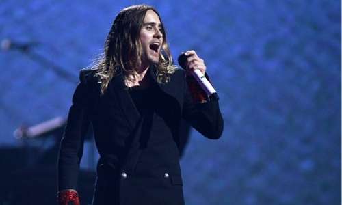 Jared Leto comanda os vocais da banda em três shows no Brasil