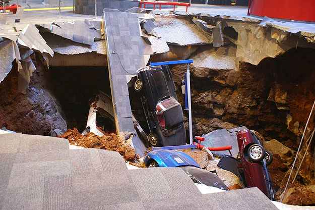 Carros raros foram tragados em museu