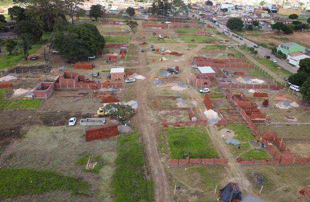 Em alguns trechos, são vistas obras em andamento