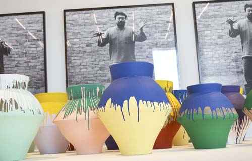 Um dos vasos de Ai Weiwei que foi quebrado por artista dominicano faz parte da coleção dos 