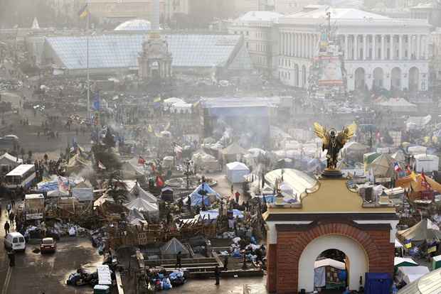 Manifestantes se concentram na Praça da Independência, no centro de Kiev