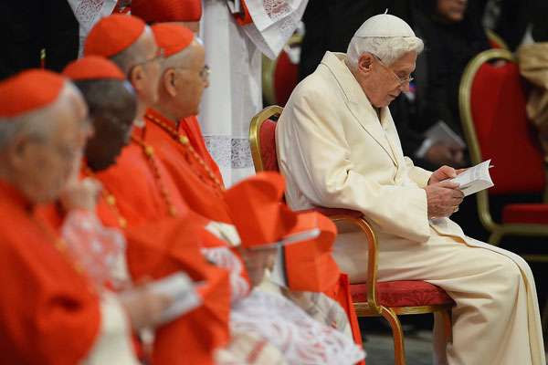 Papa emérito Bento XVI participa da cerimônia