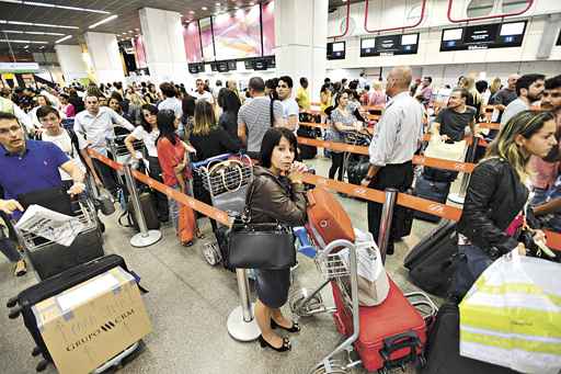 Durante a Copa, o Procon-DF terá uma equipe no aeroporto para auxiliar os passageiros com problemas