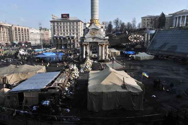 Acampamento de manifestantes na Praça da Independência de Kiev