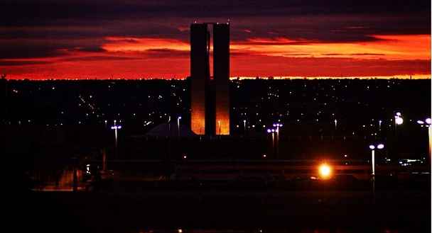 Amanhecer na Esplanada: termômetros podem marcar até 27°C nesta quarta-feira