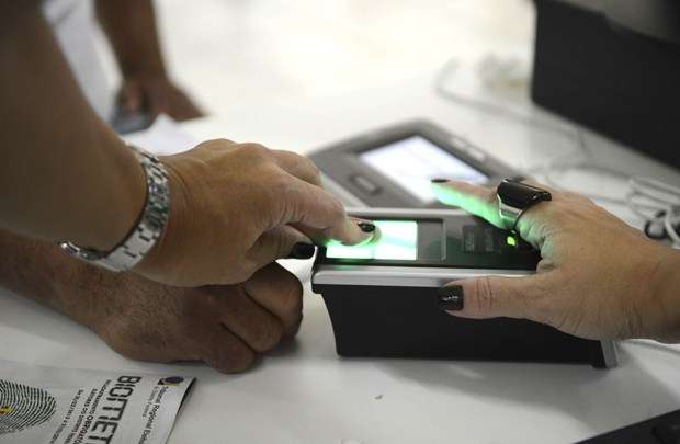 O recadastramento dura em média 20 minutos e é feito com leitor óptico